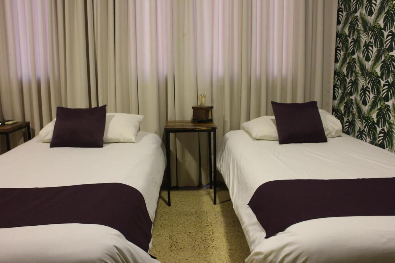 City Hotel Посадас Экстерьер фото